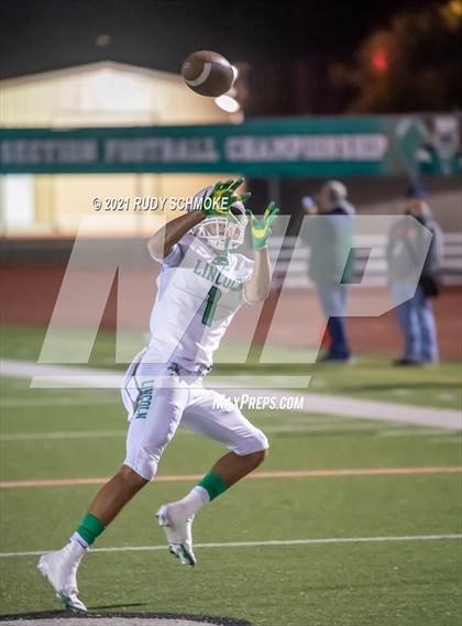 Thumbnail 2 in Lincoln vs. Helix (CIF SDS Division 1 finals) photogallery.