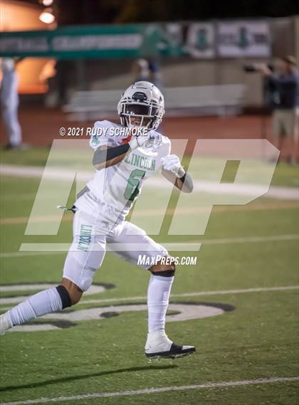 Thumbnail 2 in Lincoln vs. Helix (CIF SDS Division 1 finals) photogallery.
