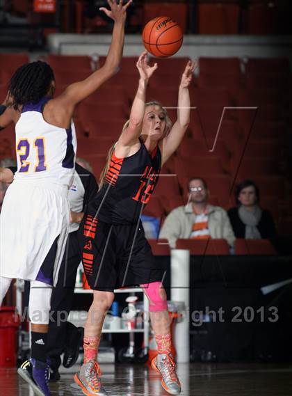 Thumbnail 2 in Lincoln  vs. Aledo (UIL 4A Semifinal) photogallery.