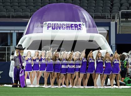 Thumbnail 2 in New Deal vs. Mason (UIL 2A Division 1 Championship) photogallery.