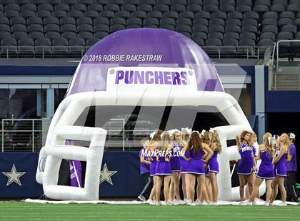 Thumbnail 2 in New Deal vs. Mason (UIL 2A Division 1 Championship) photogallery.