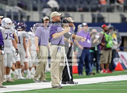 Thumbnail 2 in New Deal vs. Mason (UIL 2A Division 1 Championship) photogallery.