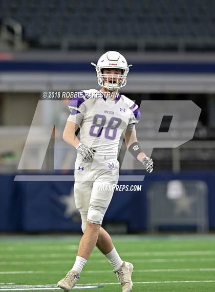 Thumbnail 2 in New Deal vs. Mason (UIL 2A Division 1 Championship) photogallery.