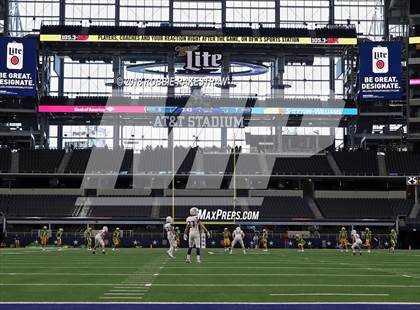 Thumbnail 3 in New Deal vs. Mason (UIL 2A Division 1 Championship) photogallery.
