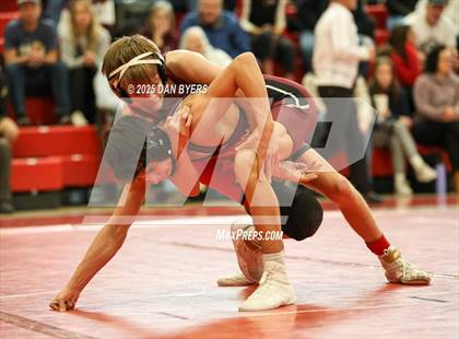 Thumbnail 2 in CHSAA 3A Region 4 Finals photogallery.