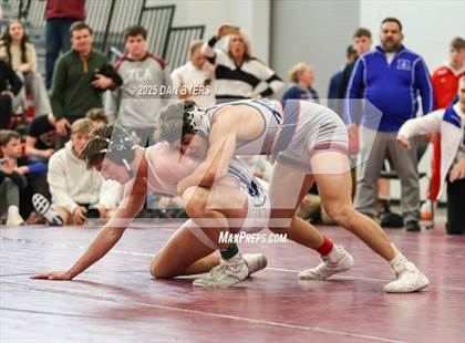 Thumbnail 2 in CHSAA 3A Region 4 Finals photogallery.