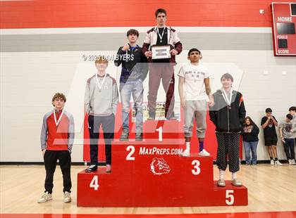 Thumbnail 1 in CHSAA 3A Region 4 Finals photogallery.