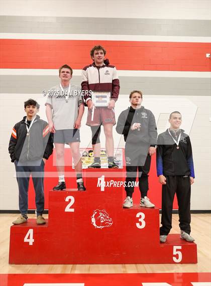 Thumbnail 2 in CHSAA 3A Region 4 Finals photogallery.