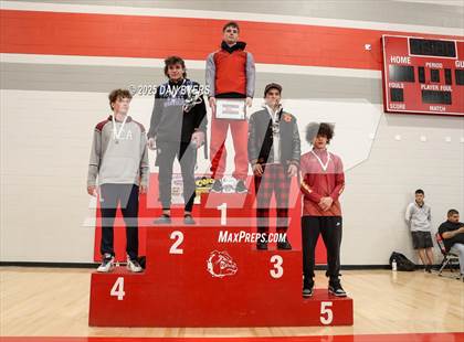 Thumbnail 3 in CHSAA 3A Region 4 Finals photogallery.