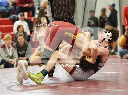 Thumbnail 1 in CHSAA 3A Region 4 Finals photogallery.
