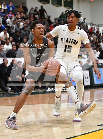 Thumbnail 3 in Sierra Canyon vs. Birmingham (The Classic at Damien) photogallery.