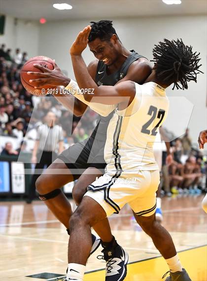 Thumbnail 2 in Sierra Canyon vs. Birmingham (The Classic at Damien) photogallery.