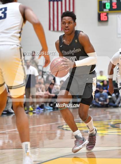Thumbnail 2 in Sierra Canyon vs. Birmingham (The Classic at Damien) photogallery.