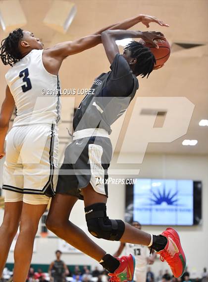 Thumbnail 1 in Sierra Canyon vs. Birmingham (The Classic at Damien) photogallery.