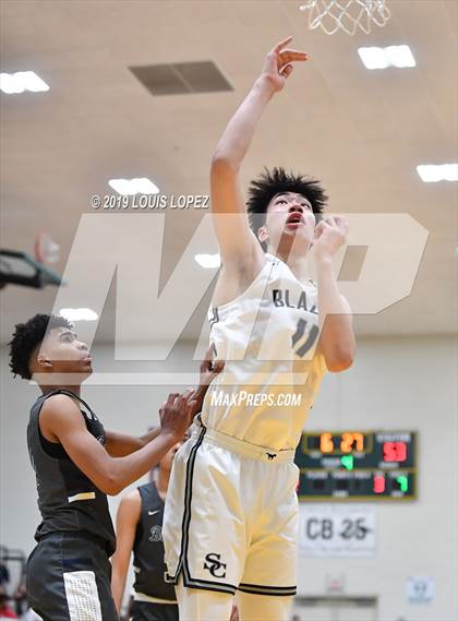 Thumbnail 3 in Sierra Canyon vs. Birmingham (The Classic at Damien) photogallery.