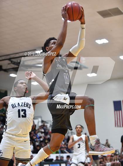 Thumbnail 1 in Sierra Canyon vs. Birmingham (The Classic at Damien) photogallery.