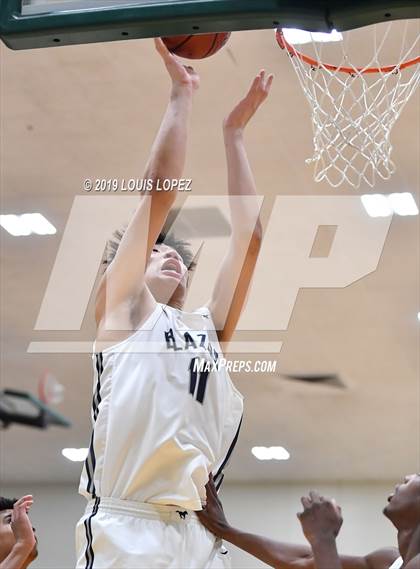 Thumbnail 2 in Sierra Canyon vs. Birmingham (The Classic at Damien) photogallery.