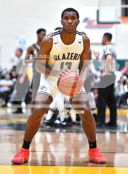 Thumbnail 3 in Sierra Canyon vs. Birmingham (The Classic at Damien) photogallery.