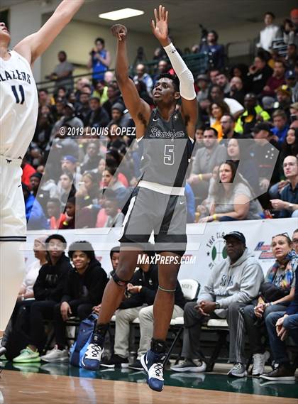 Thumbnail 2 in Sierra Canyon vs. Birmingham (The Classic at Damien) photogallery.