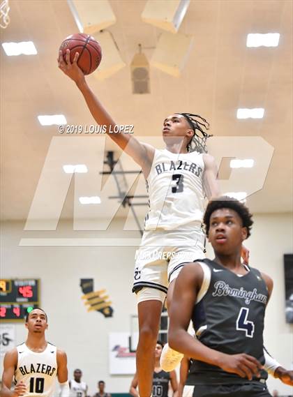 Thumbnail 1 in Sierra Canyon vs. Birmingham (The Classic at Damien) photogallery.