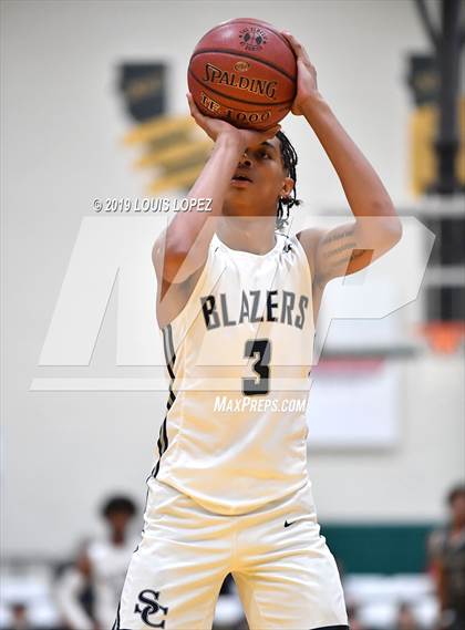 Thumbnail 3 in Sierra Canyon vs. Birmingham (The Classic at Damien) photogallery.