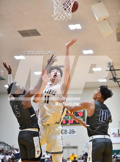 Thumbnail 1 in Sierra Canyon vs. Birmingham (The Classic at Damien) photogallery.
