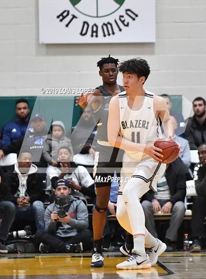 Thumbnail 1 in Sierra Canyon vs. Birmingham (The Classic at Damien) photogallery.