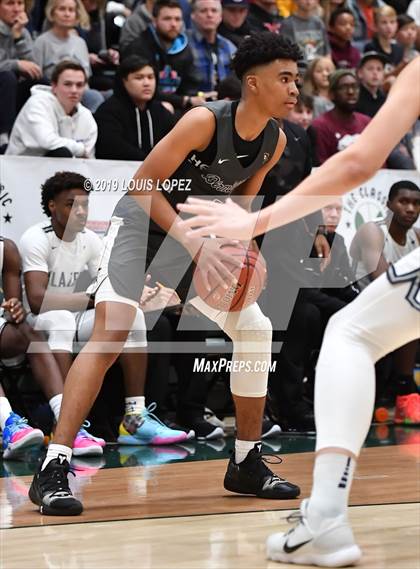 Thumbnail 3 in Sierra Canyon vs. Birmingham (The Classic at Damien) photogallery.