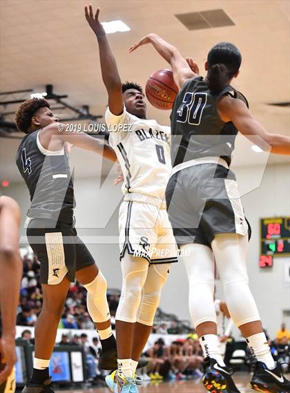 Thumbnail 2 in Sierra Canyon vs. Birmingham (The Classic at Damien) photogallery.