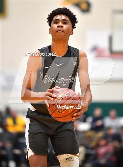 Thumbnail 3 in Sierra Canyon vs. Birmingham (The Classic at Damien) photogallery.