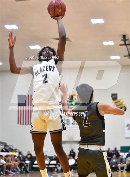 Thumbnail 2 in Sierra Canyon vs. Birmingham (The Classic at Damien) photogallery.
