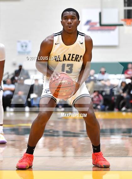 Thumbnail 2 in Sierra Canyon vs. Birmingham (The Classic at Damien) photogallery.
