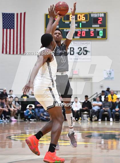 Thumbnail 3 in Sierra Canyon vs. Birmingham (The Classic at Damien) photogallery.