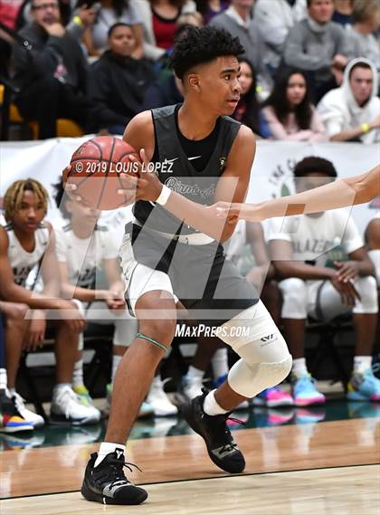 Thumbnail 3 in Sierra Canyon vs. Birmingham (The Classic at Damien) photogallery.