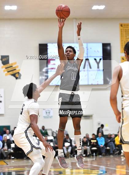 Thumbnail 3 in Sierra Canyon vs. Birmingham (The Classic at Damien) photogallery.