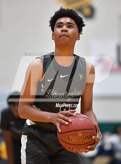 Thumbnail 2 in Sierra Canyon vs. Birmingham (The Classic at Damien) photogallery.