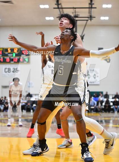 Thumbnail 1 in Sierra Canyon vs. Birmingham (The Classic at Damien) photogallery.