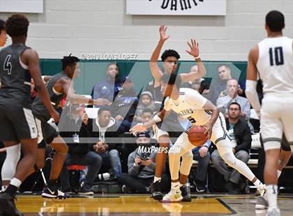 Thumbnail 3 in Sierra Canyon vs. Birmingham (The Classic at Damien) photogallery.