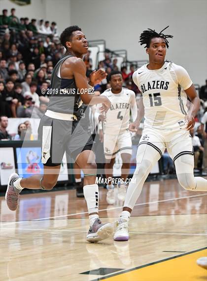 Thumbnail 3 in Sierra Canyon vs. Birmingham (The Classic at Damien) photogallery.