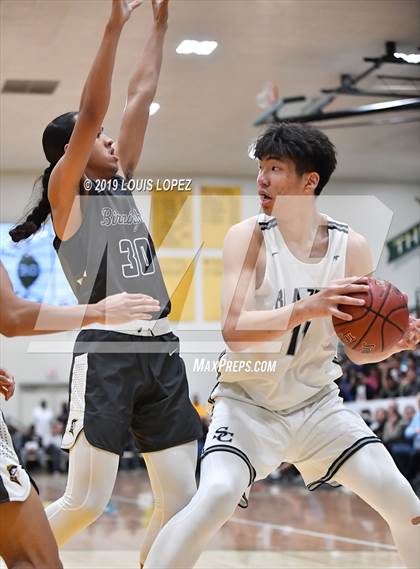 Thumbnail 1 in Sierra Canyon vs. Birmingham (The Classic at Damien) photogallery.