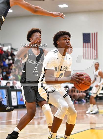 Thumbnail 3 in Sierra Canyon vs. Birmingham (The Classic at Damien) photogallery.