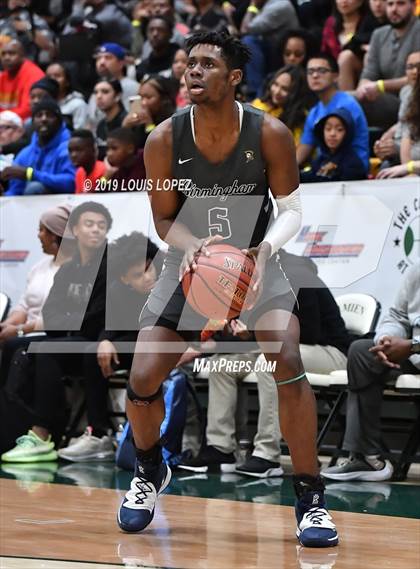 Thumbnail 3 in Sierra Canyon vs. Birmingham (The Classic at Damien) photogallery.