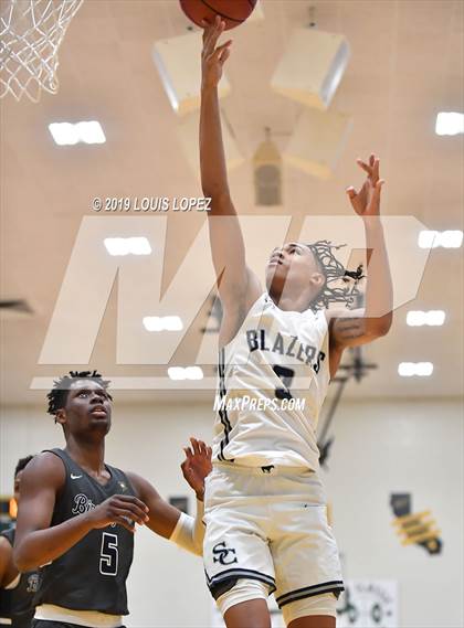 Thumbnail 3 in Sierra Canyon vs. Birmingham (The Classic at Damien) photogallery.