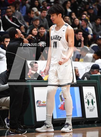Thumbnail 2 in Sierra Canyon vs. Birmingham (The Classic at Damien) photogallery.