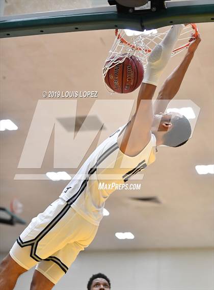 Thumbnail 1 in Sierra Canyon vs. Birmingham (The Classic at Damien) photogallery.