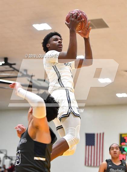Thumbnail 3 in Sierra Canyon vs. Birmingham (The Classic at Damien) photogallery.
