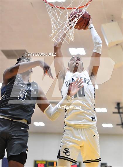 Thumbnail 3 in Sierra Canyon vs. Birmingham (The Classic at Damien) photogallery.