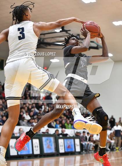 Thumbnail 1 in Sierra Canyon vs. Birmingham (The Classic at Damien) photogallery.