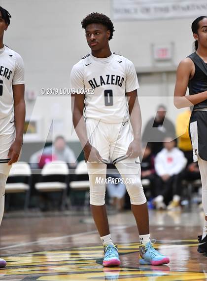 Thumbnail 2 in Sierra Canyon vs. Birmingham (The Classic at Damien) photogallery.