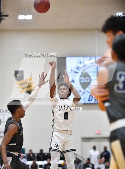 Thumbnail 3 in Sierra Canyon vs. Birmingham (The Classic at Damien) photogallery.